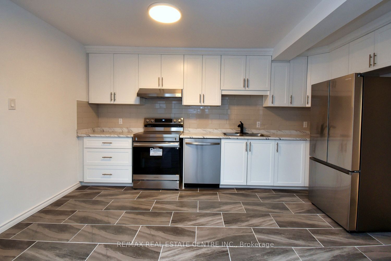 14 Graham Avenue Property Photo 10