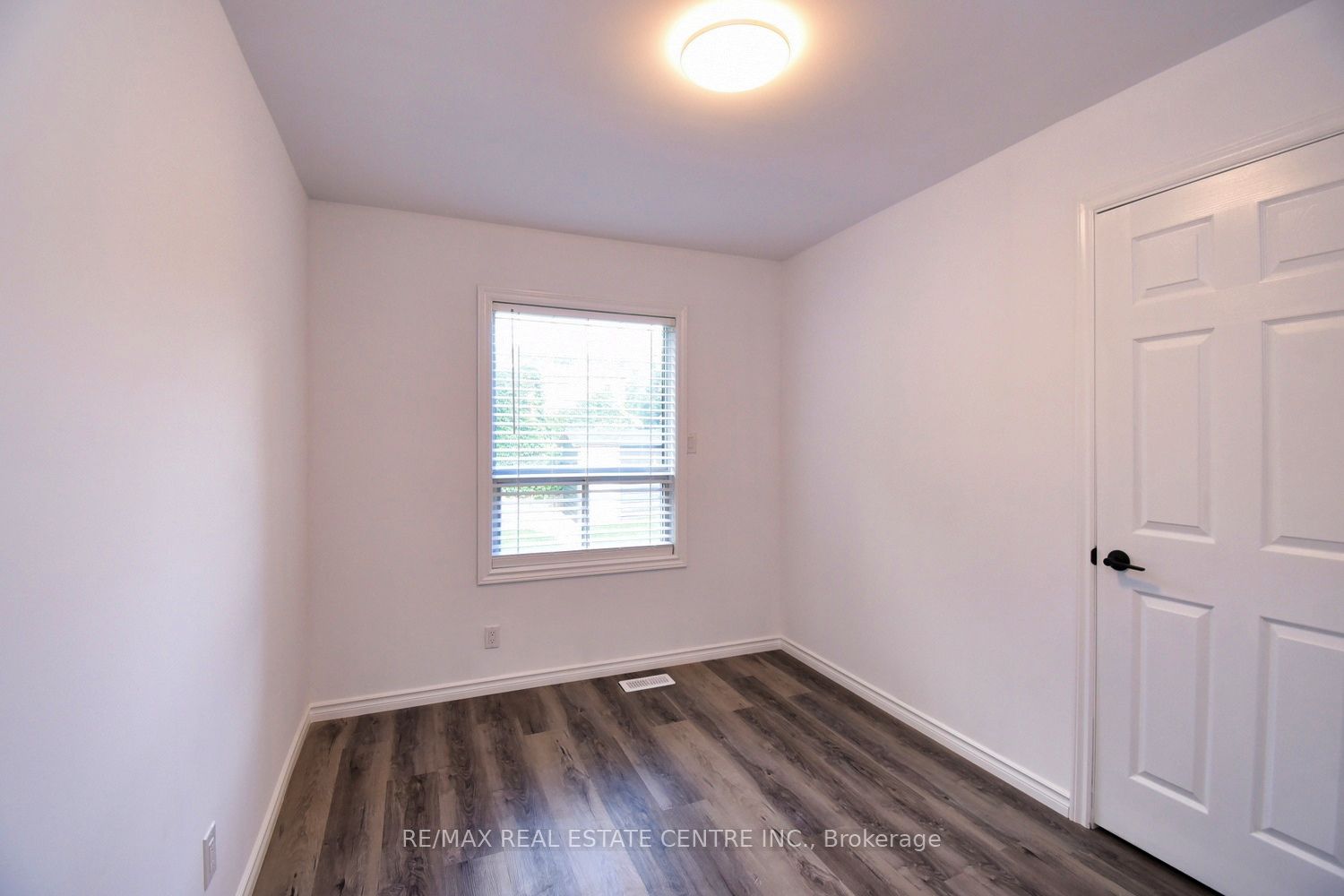 14 Graham Avenue Property Photo 13