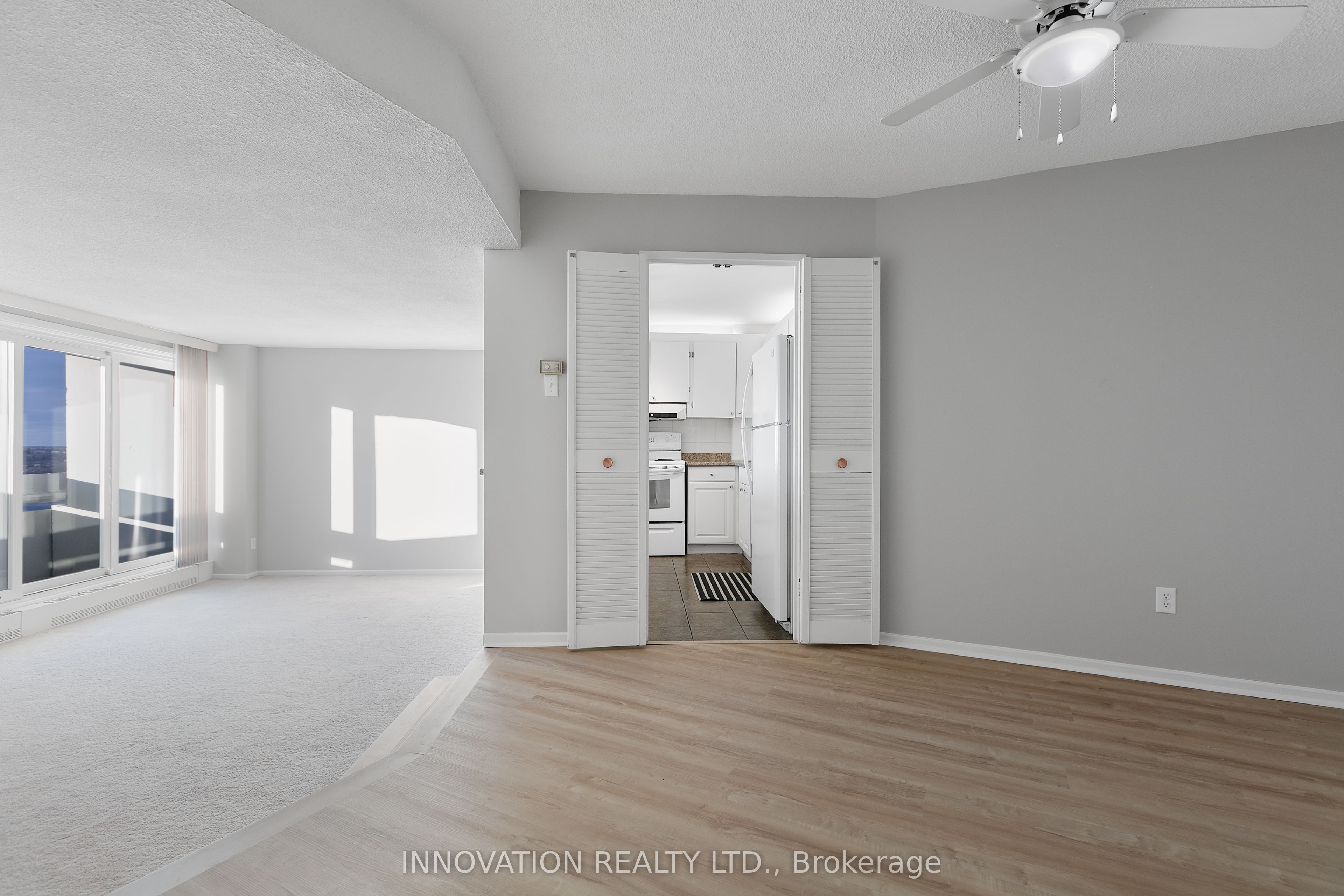 1081 Ambleside Dr Property Photo 4