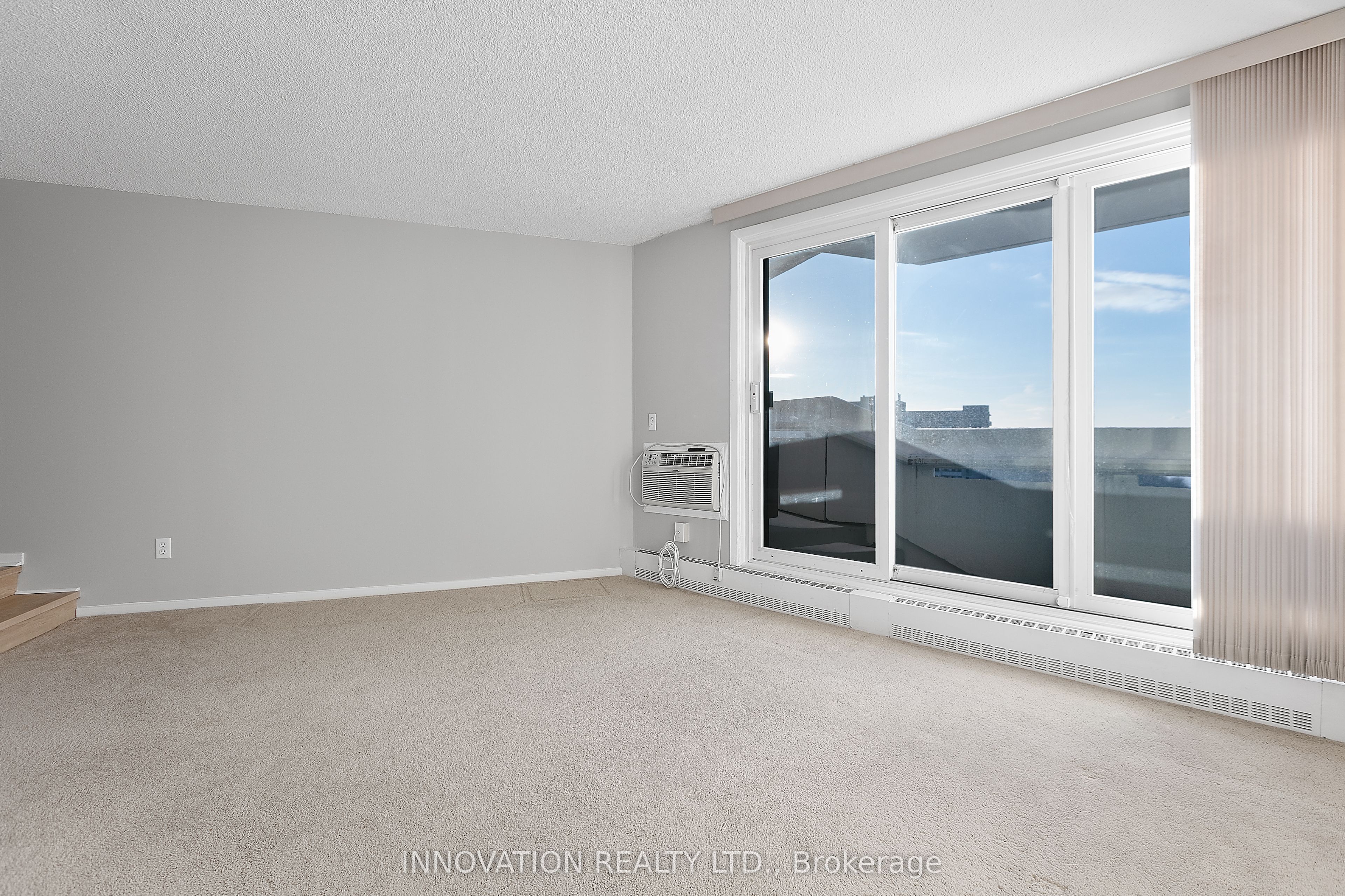 1081 Ambleside Dr Property Photo 6