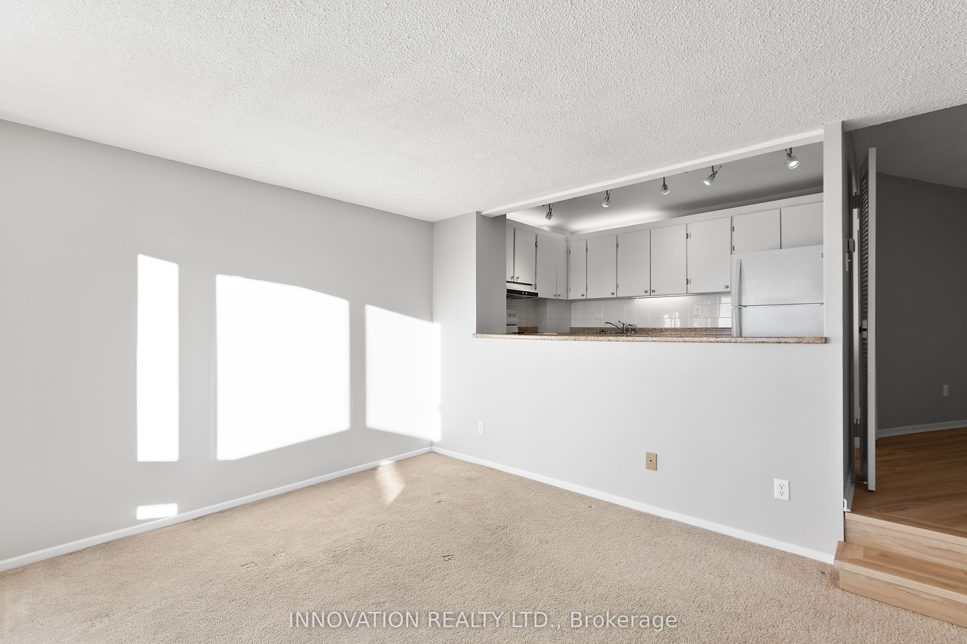 1081 Ambleside Dr Property Photo 7