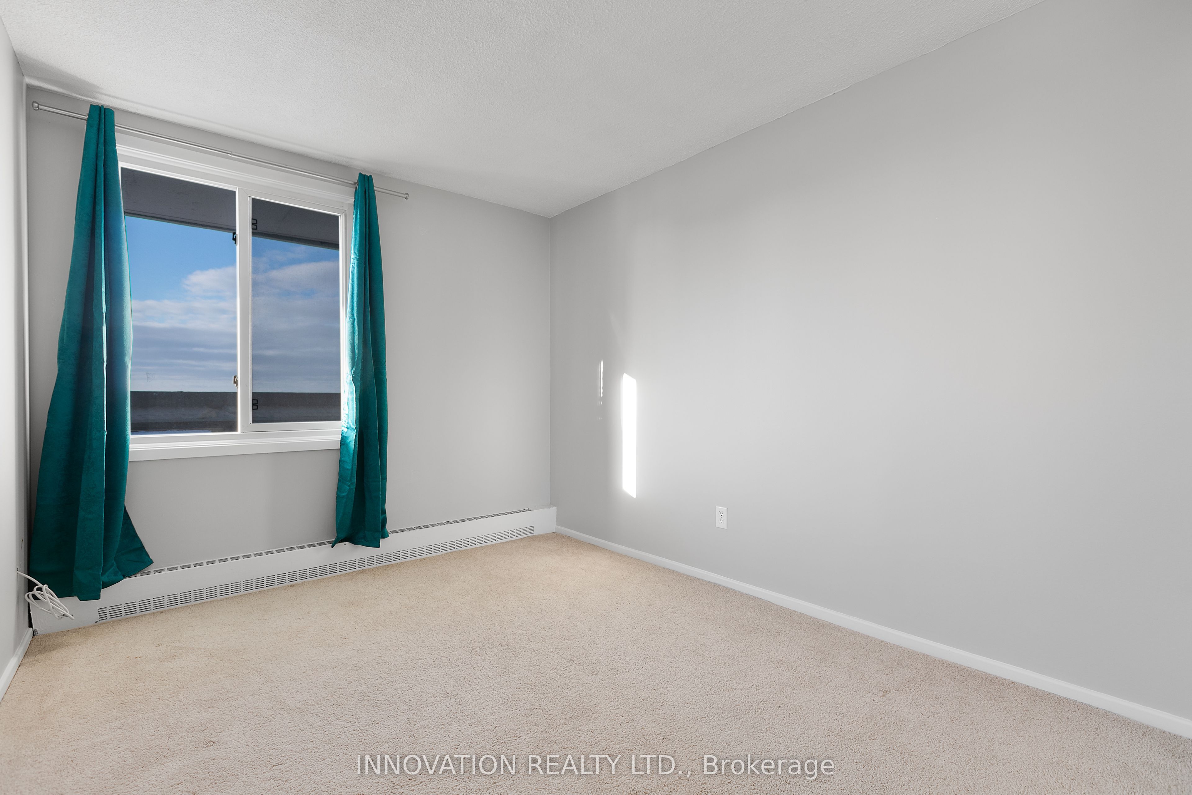1081 Ambleside Dr Property Photo 15