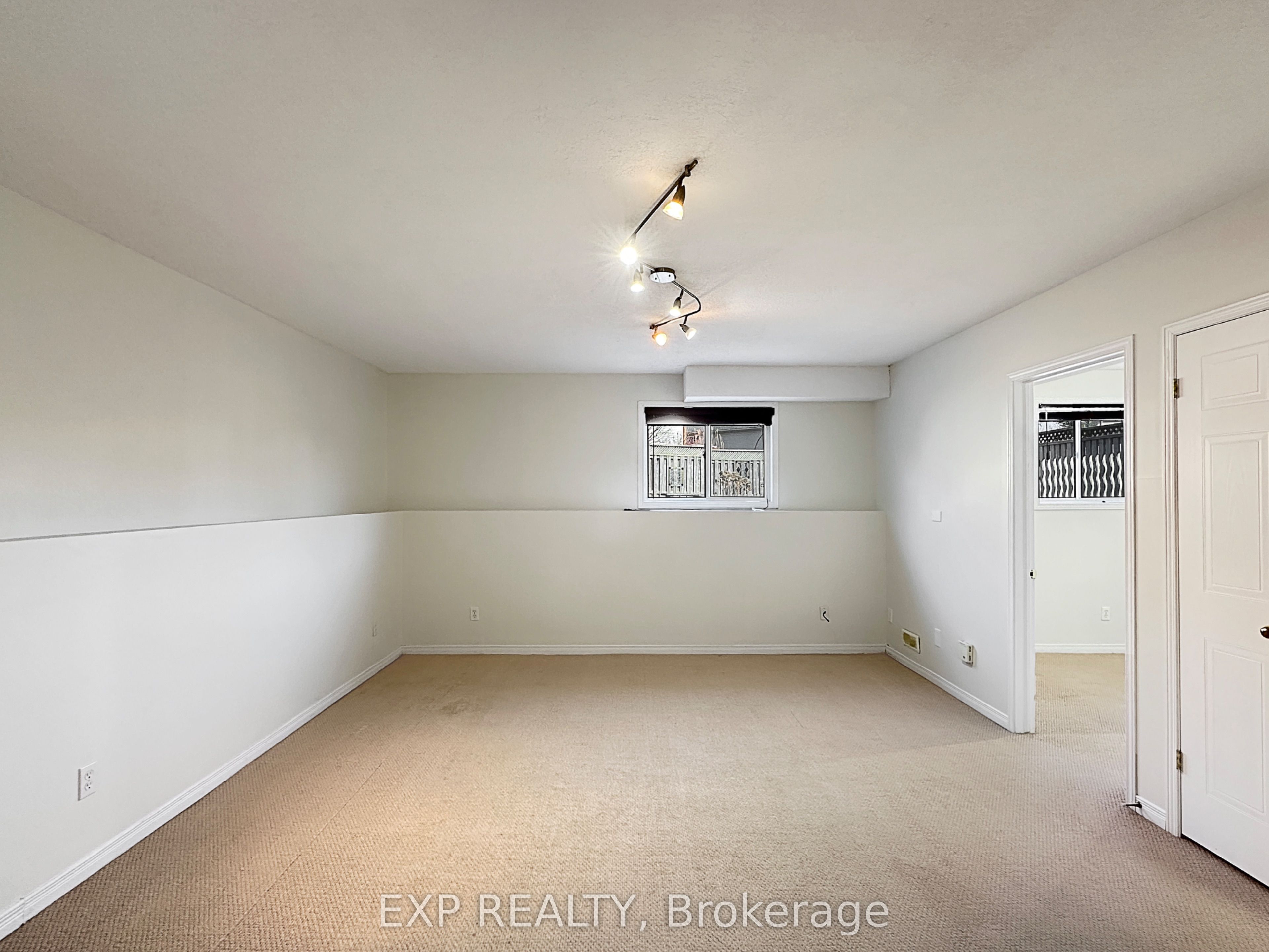 #lower - 86 Loggers Grove Property Photo 9