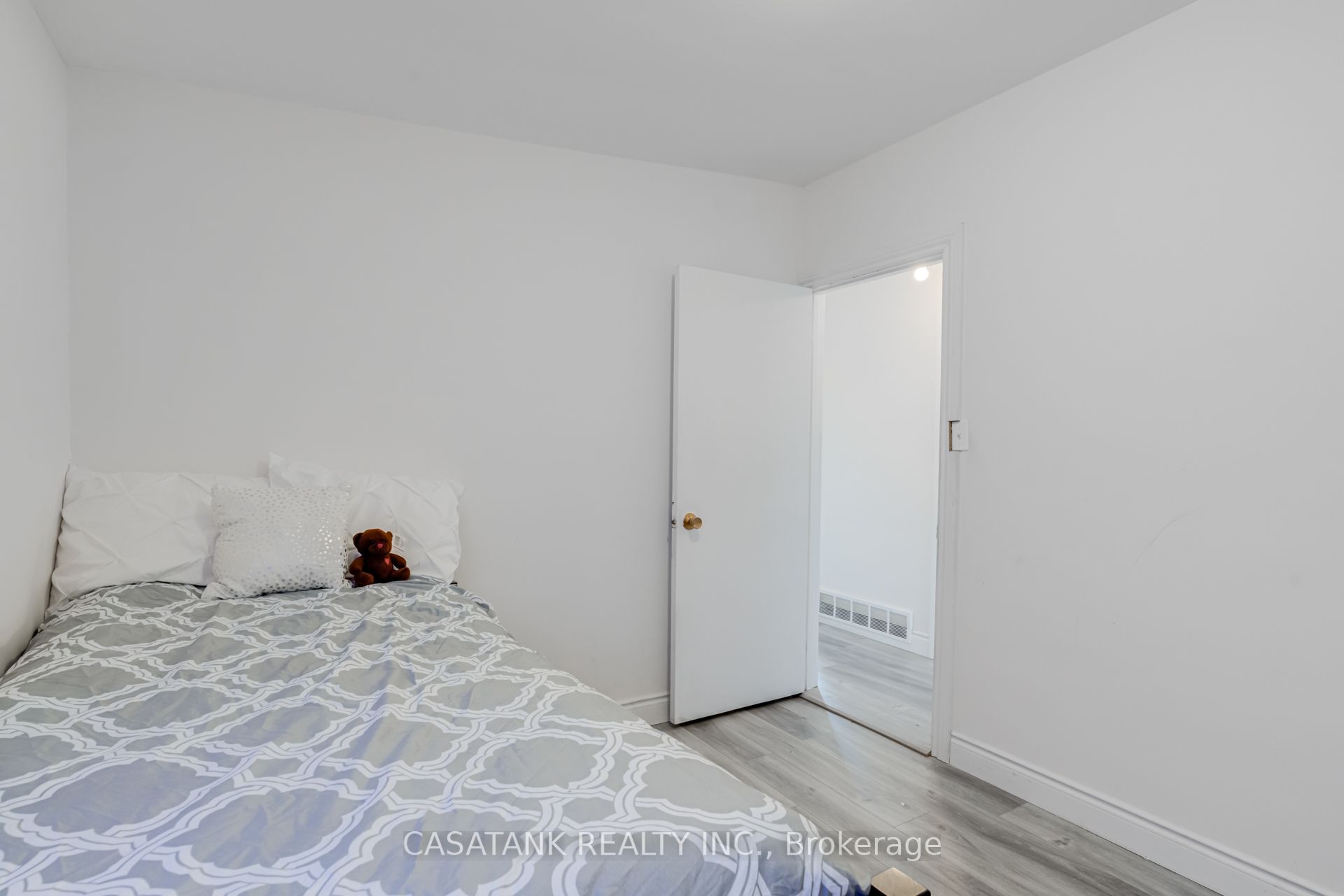 14 Ronaldshay Avenue Property Photo 19