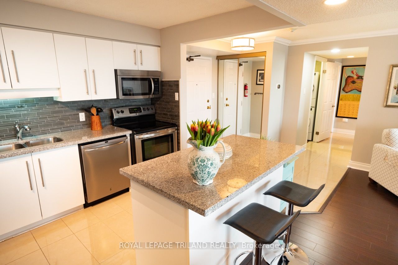 #612 - 600 Talbot Street Property Photo 6