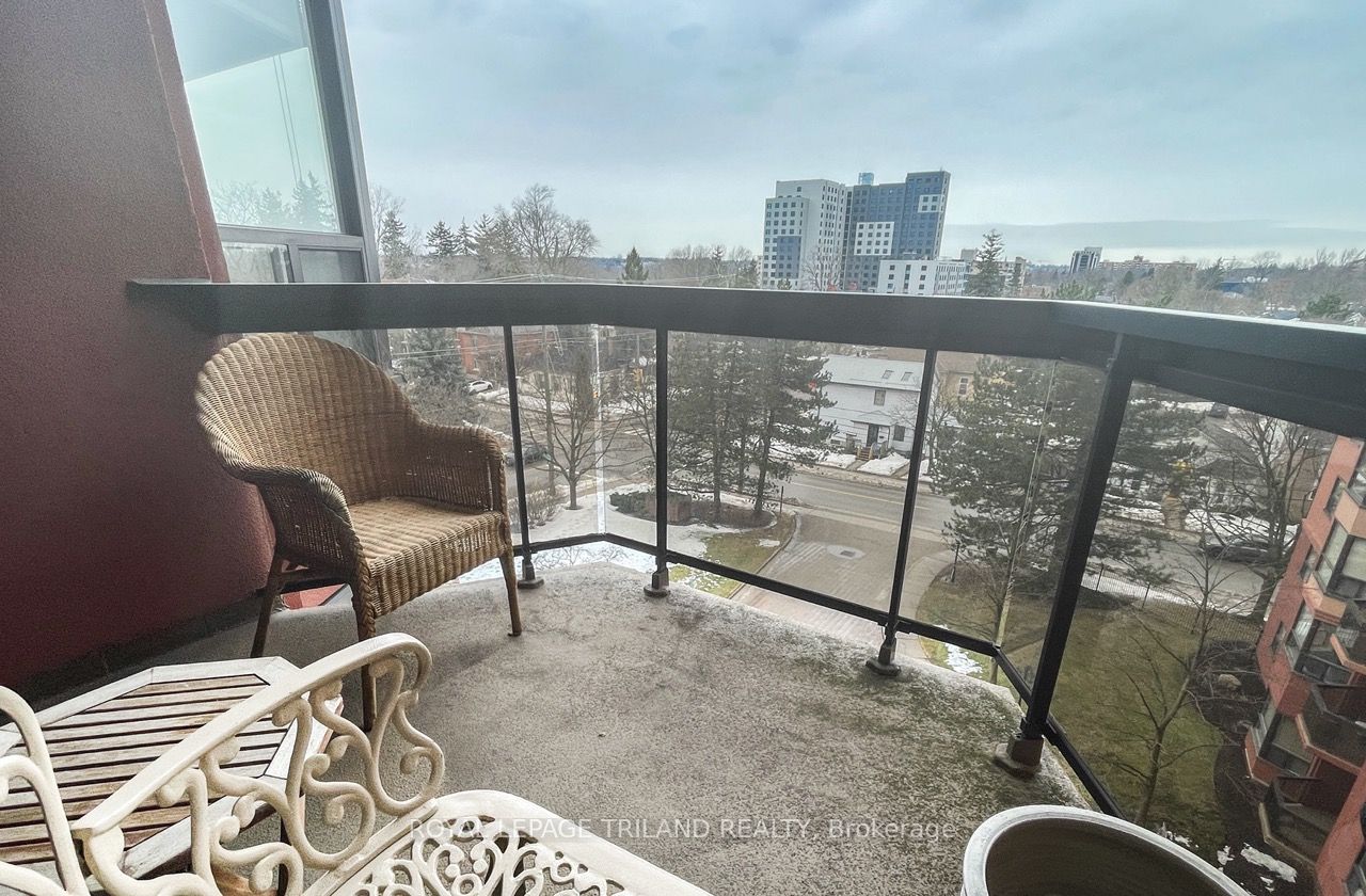 #612 - 600 Talbot Street Property Photo 9