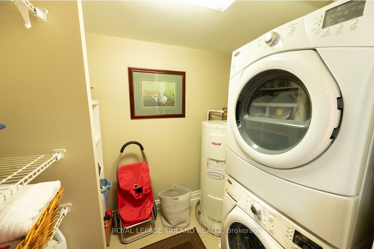 #612 - 600 Talbot Street Property Photo 17