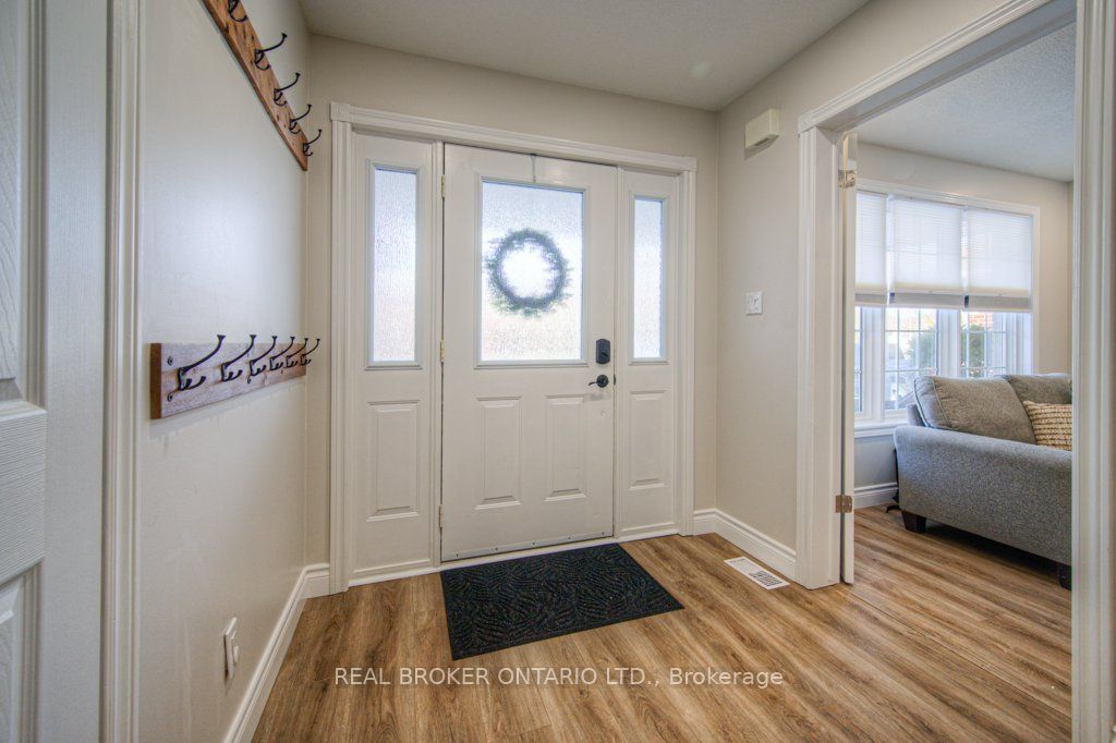 10 Hume Dr Property Photo 5