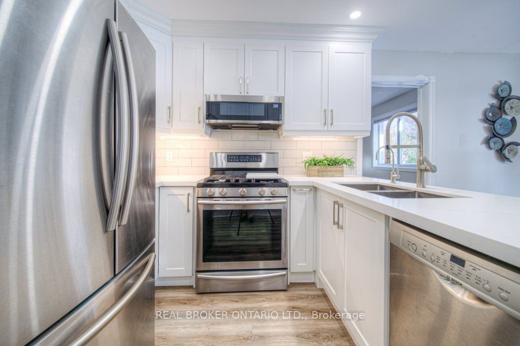 10 Hume Dr Property Photo 13