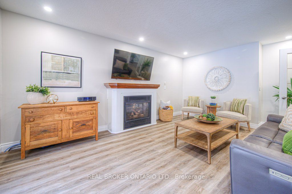 10 Hume Dr Property Photo 17