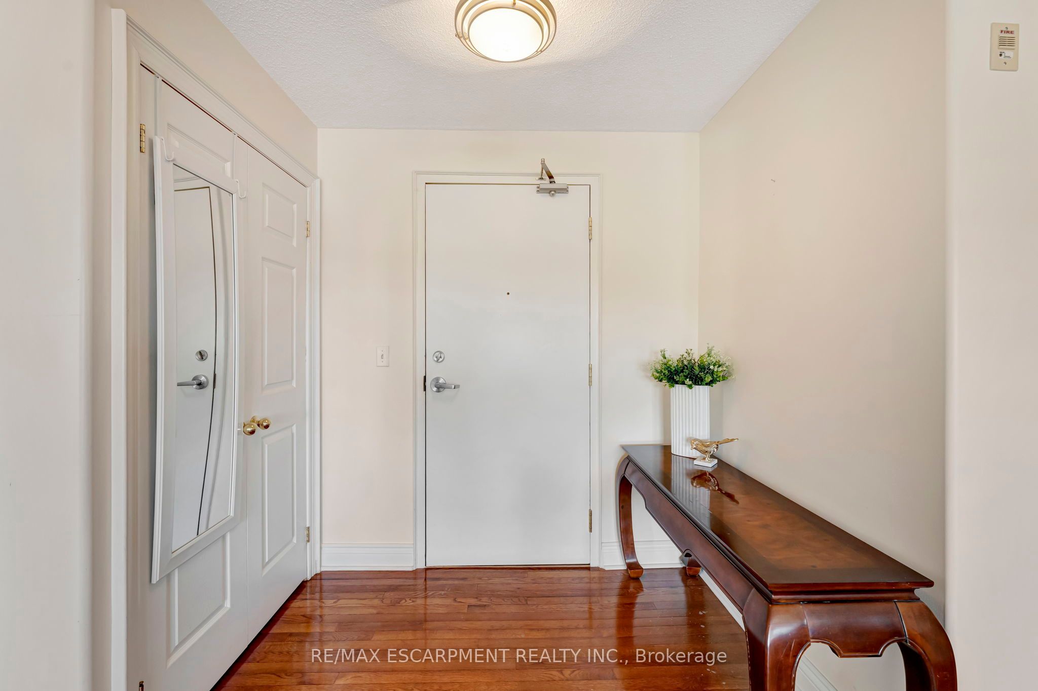 #506 - 1770 Main Street Property Photo 5