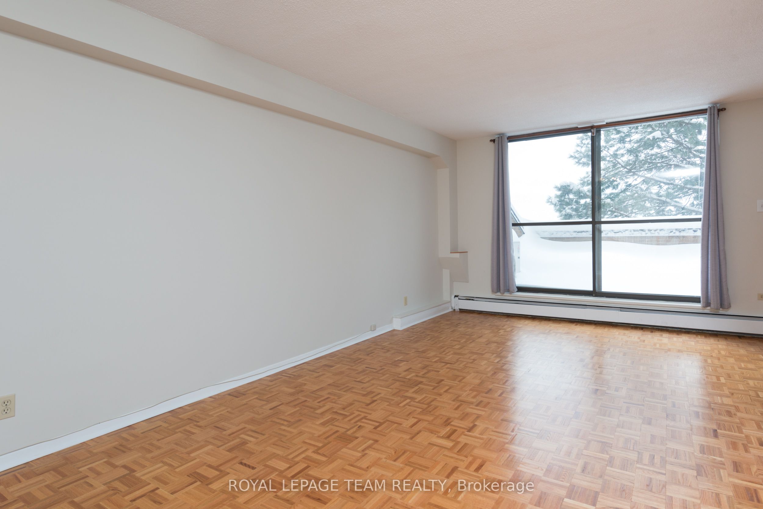 #339 - 515 St. Laurent Boulevard Property Photo 10