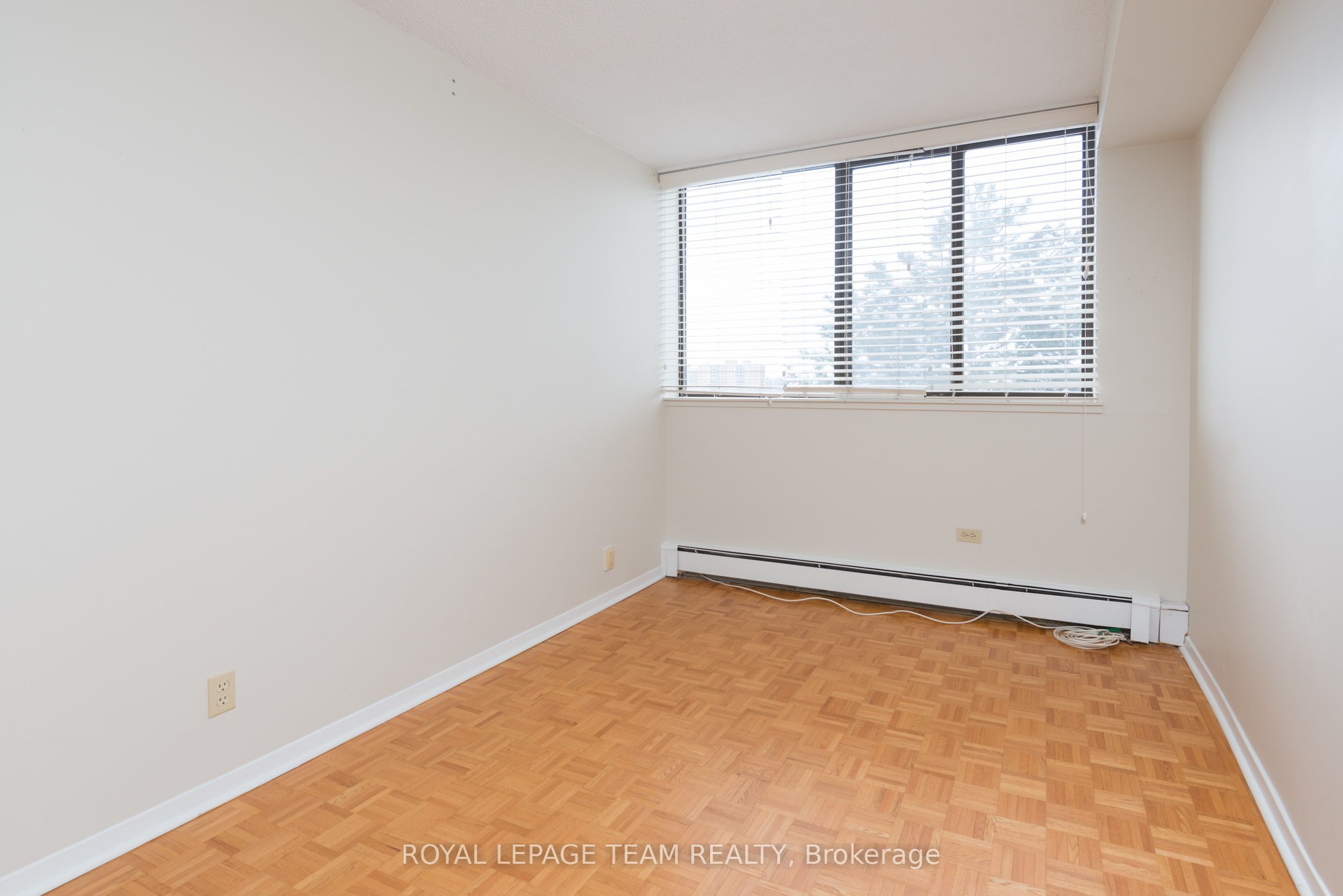 #339 - 515 St. Laurent Boulevard Property Photo 18