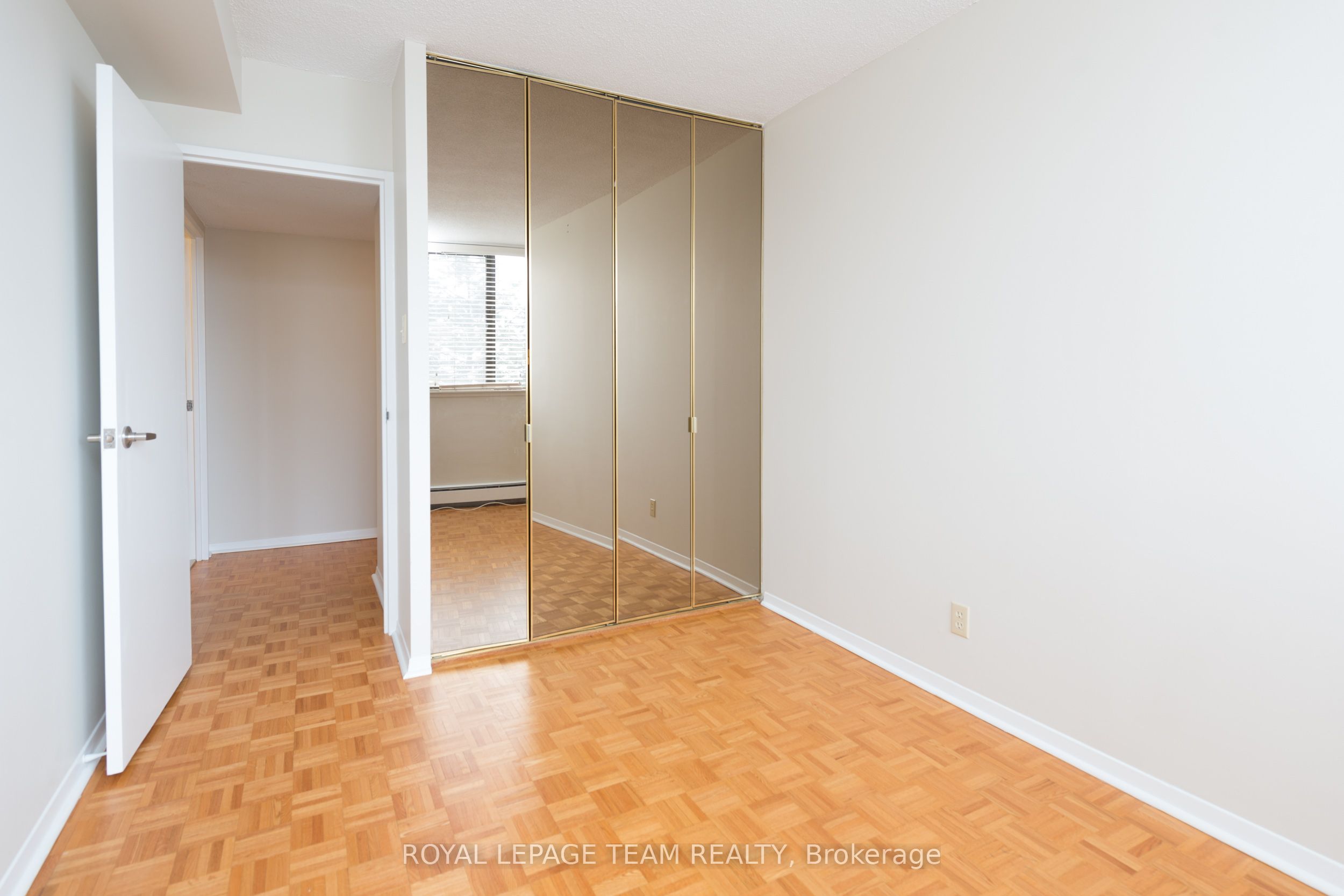 #339 - 515 St. Laurent Boulevard Property Photo 19