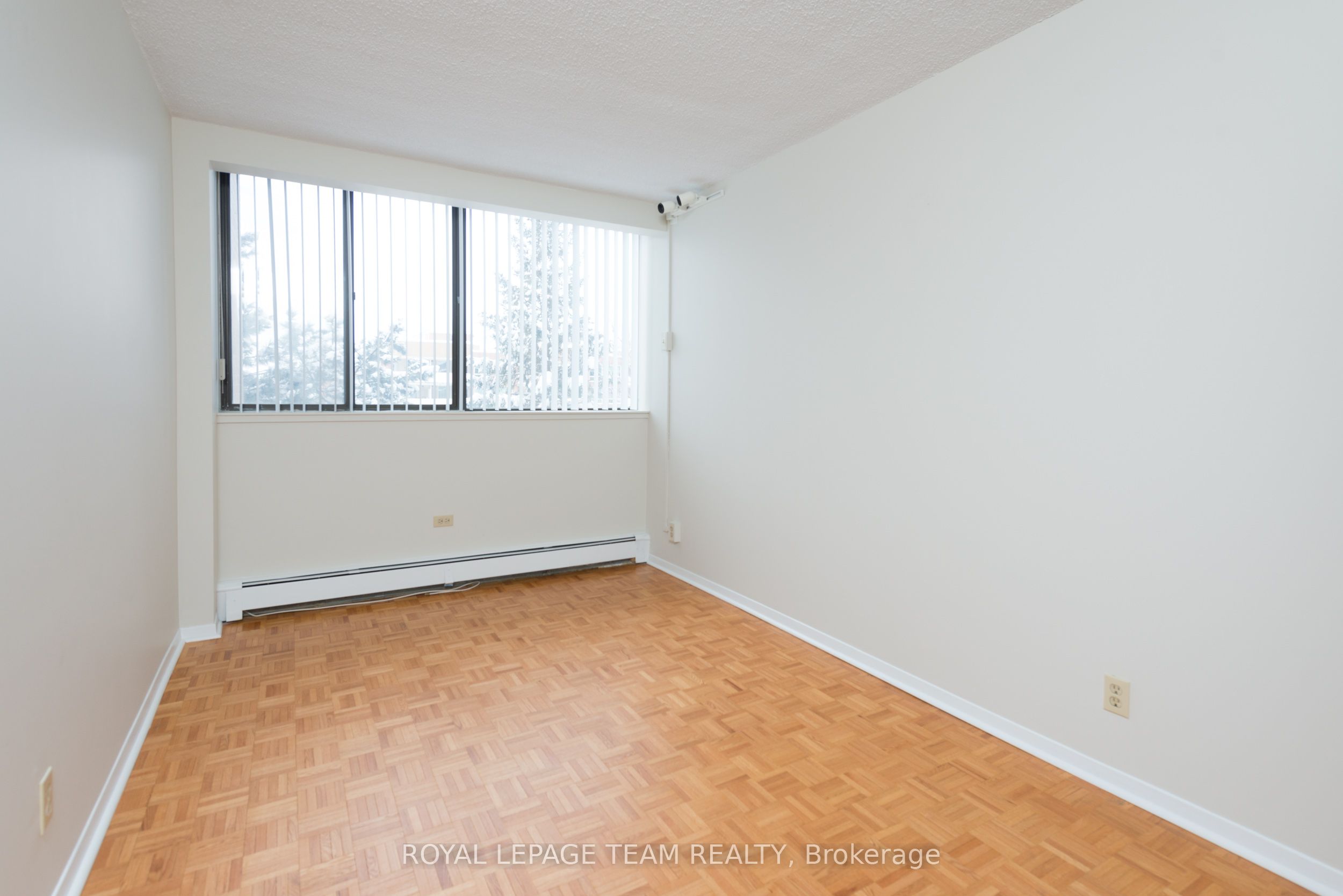 #339 - 515 St. Laurent Boulevard Property Photo 21