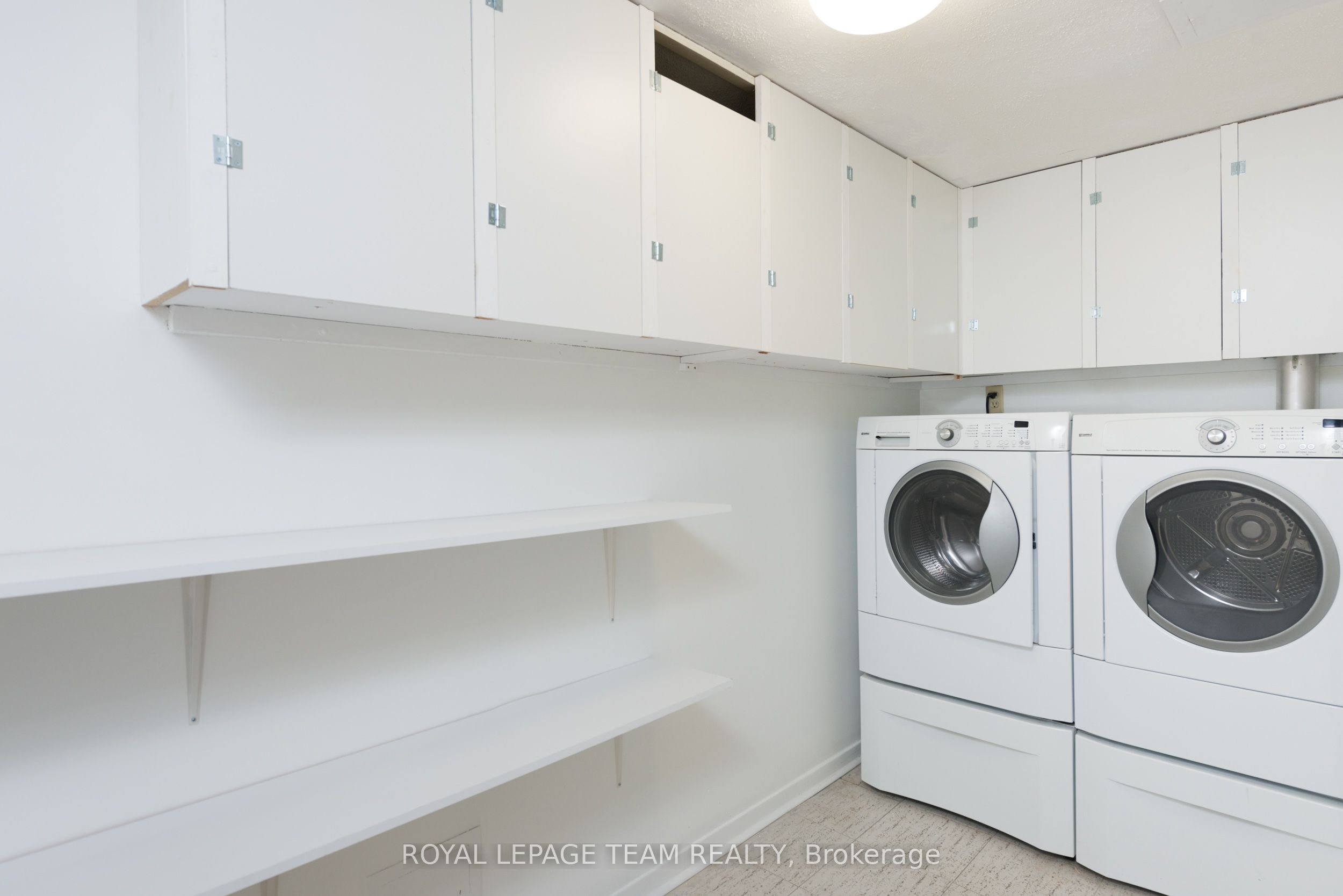 #339 - 515 St. Laurent Boulevard Property Photo 23