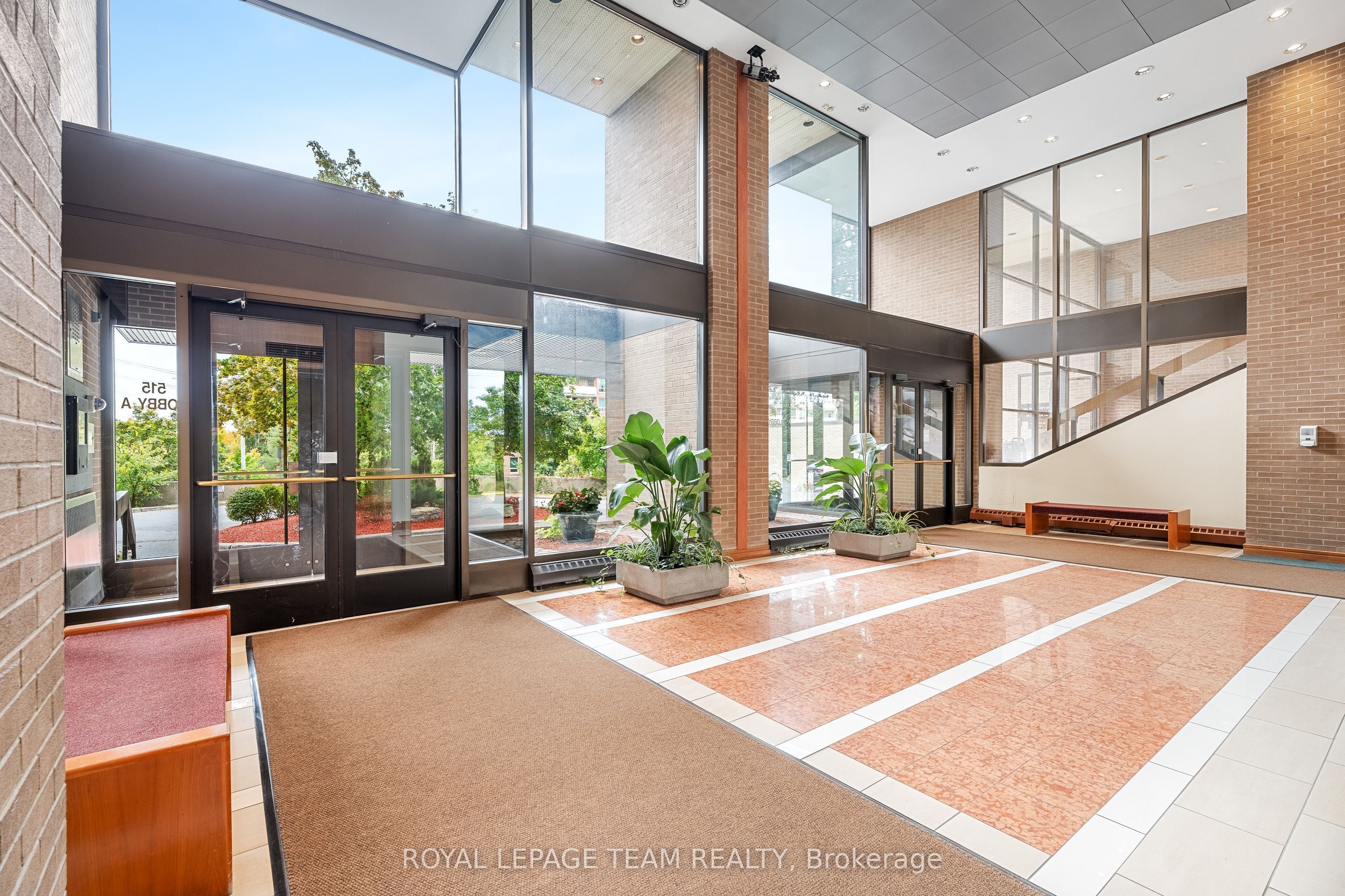 #339 - 515 St. Laurent Boulevard Property Photo 24