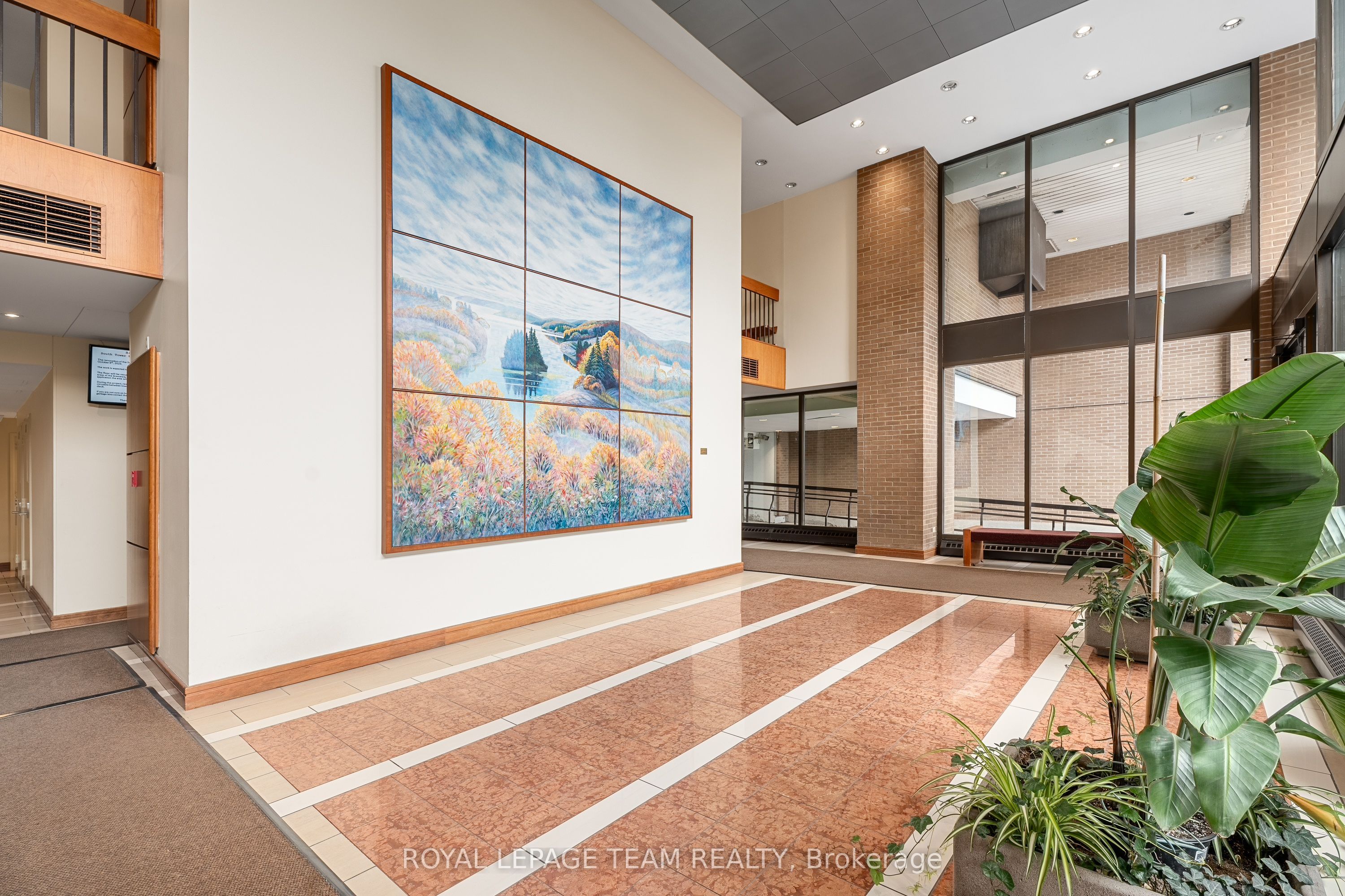 #339 - 515 St. Laurent Boulevard Property Photo 25