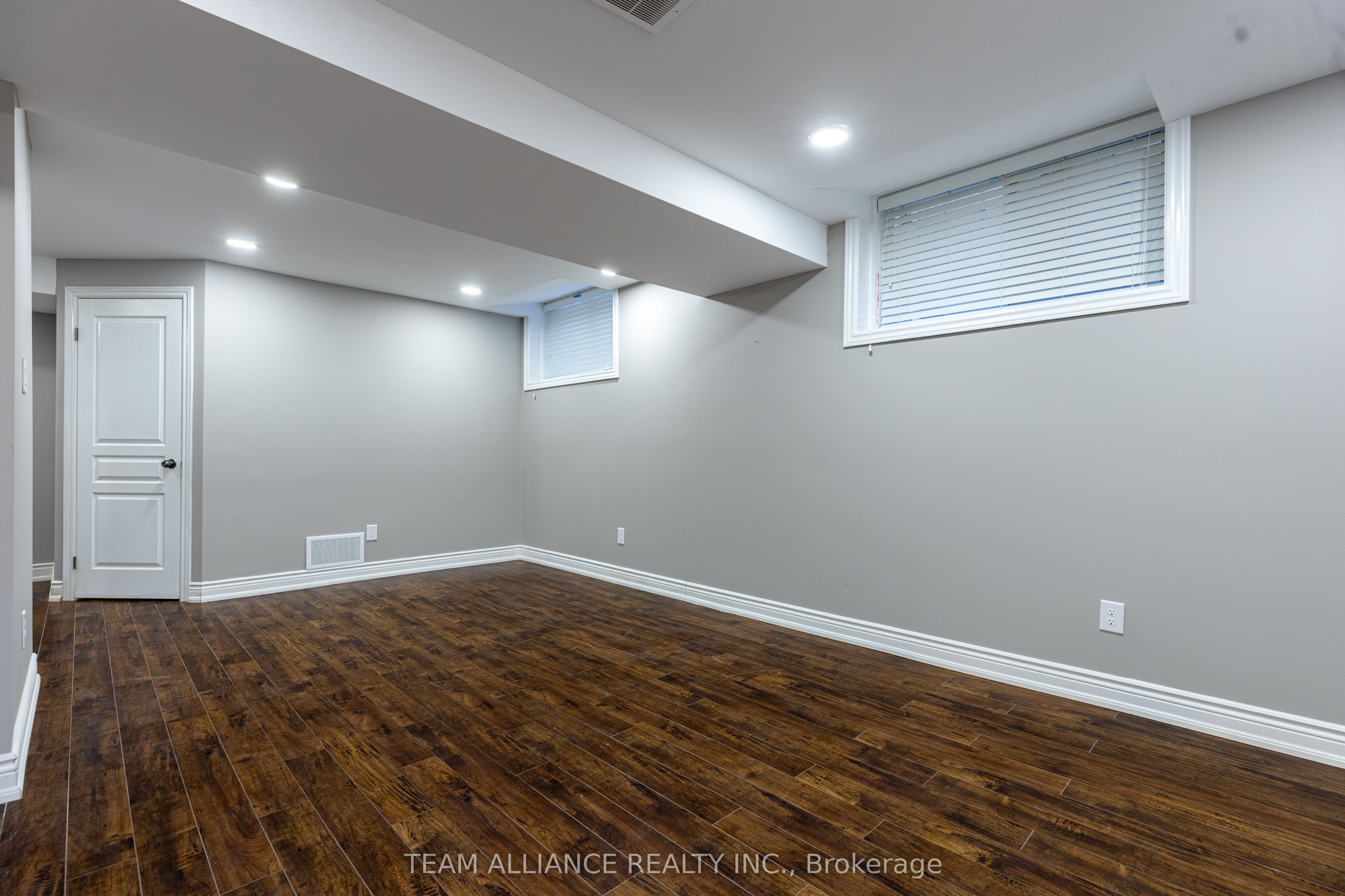 3239 Singleton Avenue Property Photo 23