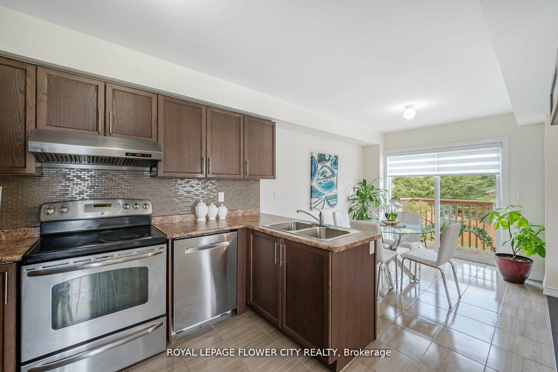 89 Todd Crescent Property Photo 12