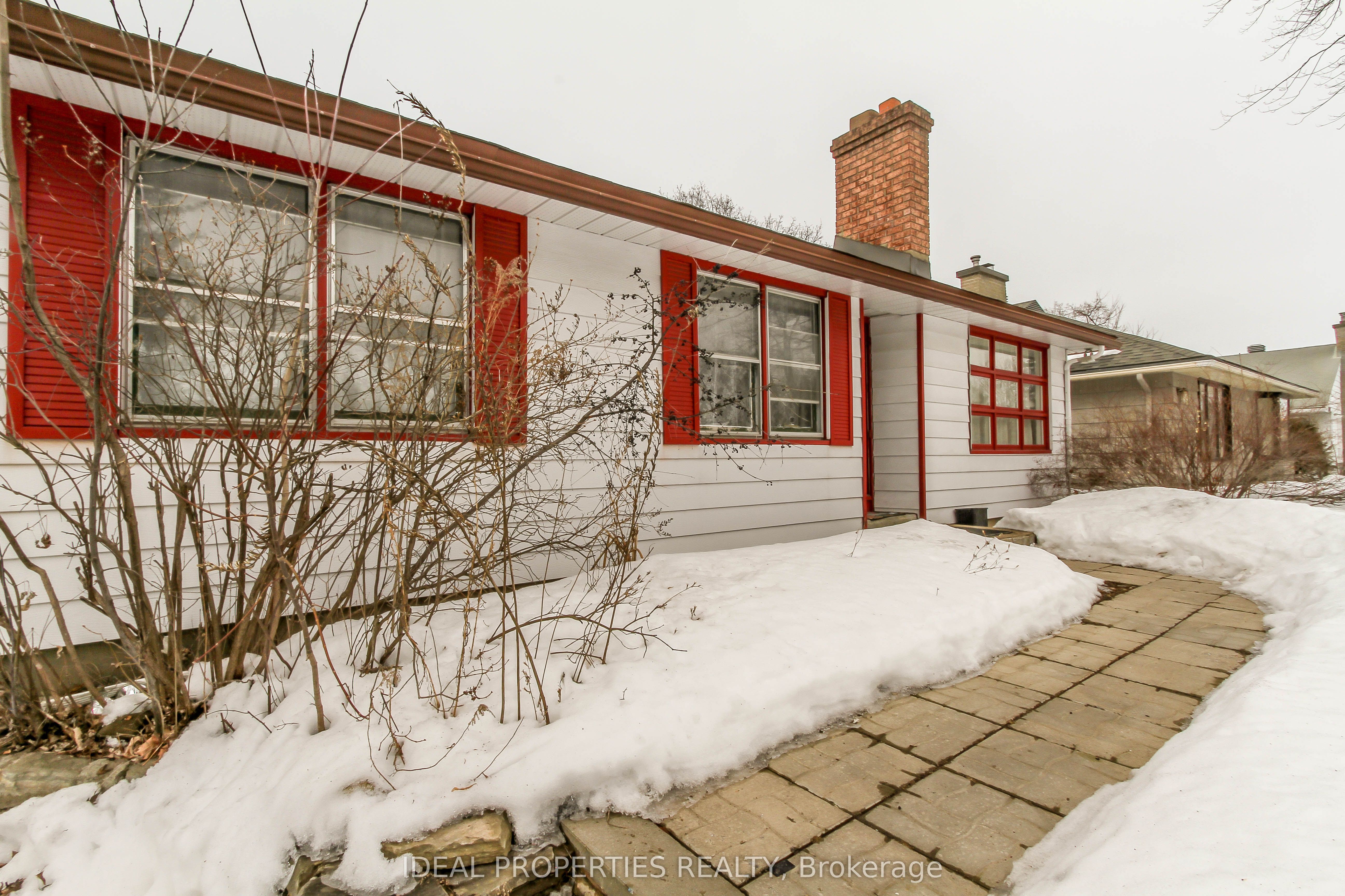 2065 Honeywell Avenue Property Photo 3