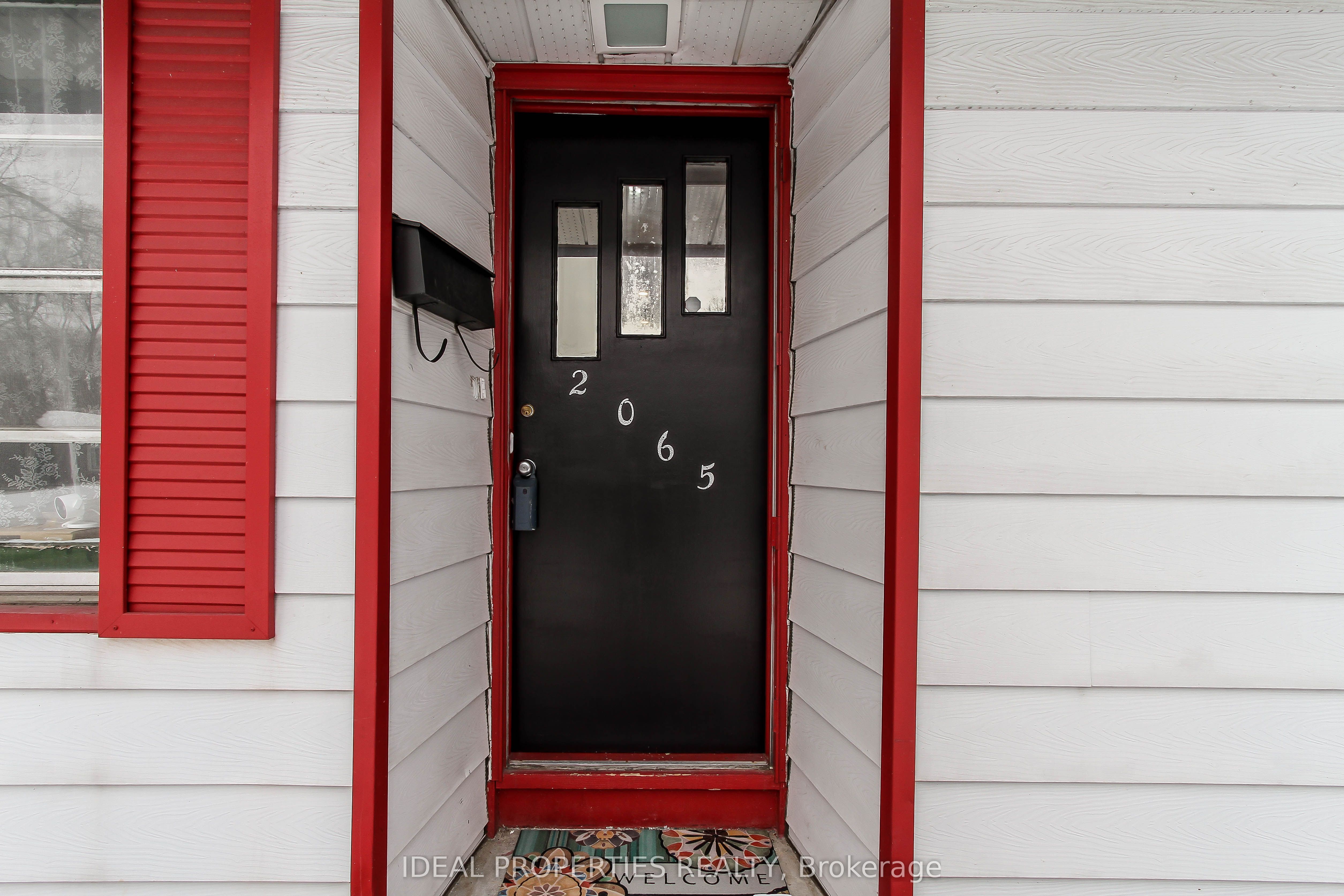 2065 Honeywell Avenue Property Photo 4