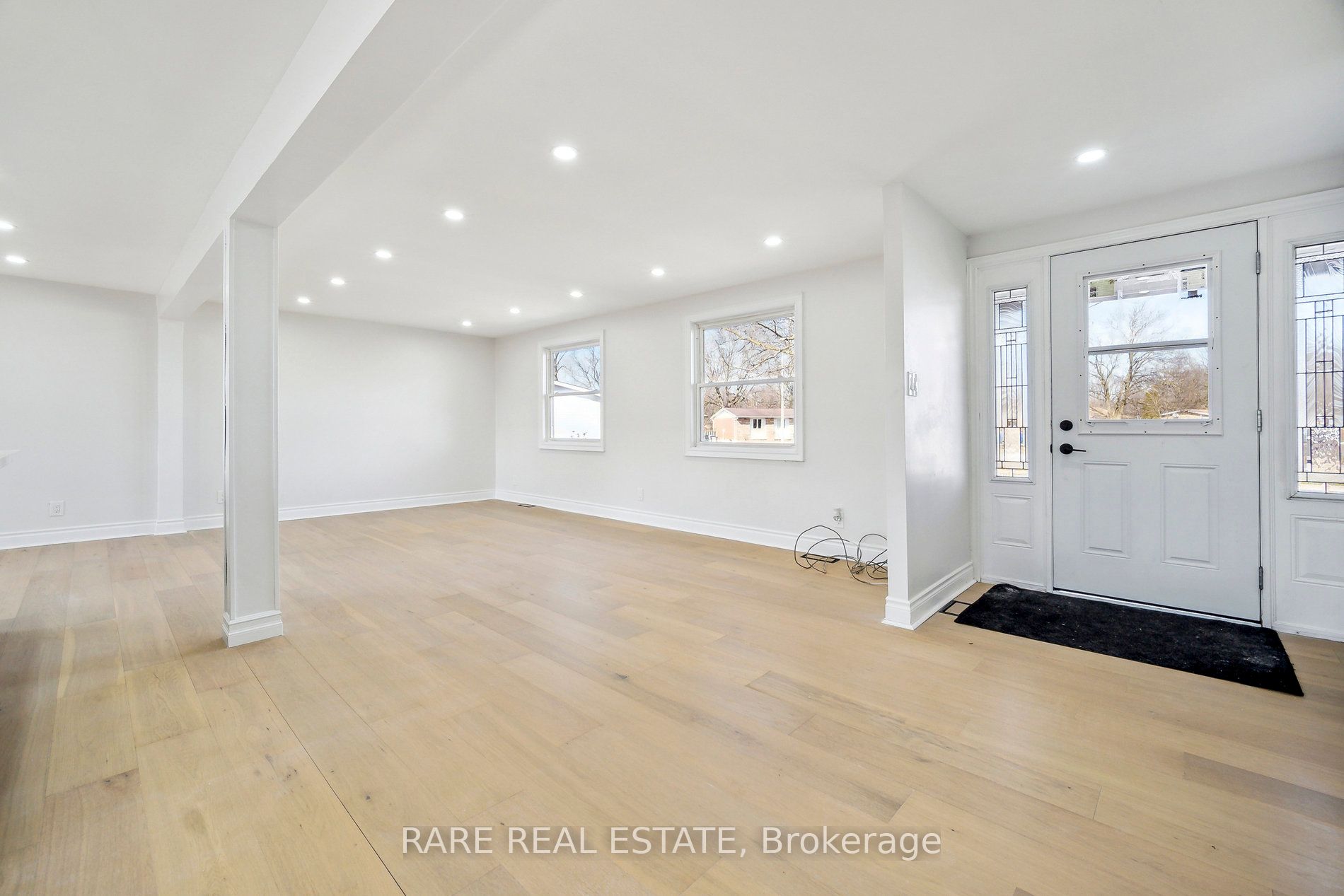 314 Laughton Crescent Property Photo 4