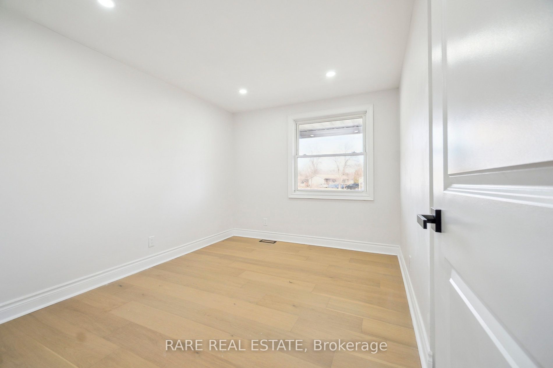314 Laughton Crescent Property Photo 13