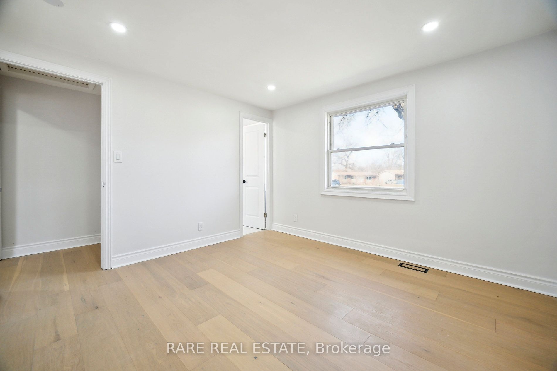 314 Laughton Crescent Property Photo 23