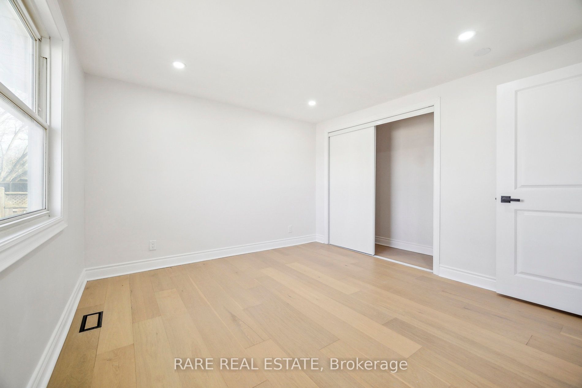 314 Laughton Crescent Property Photo 25