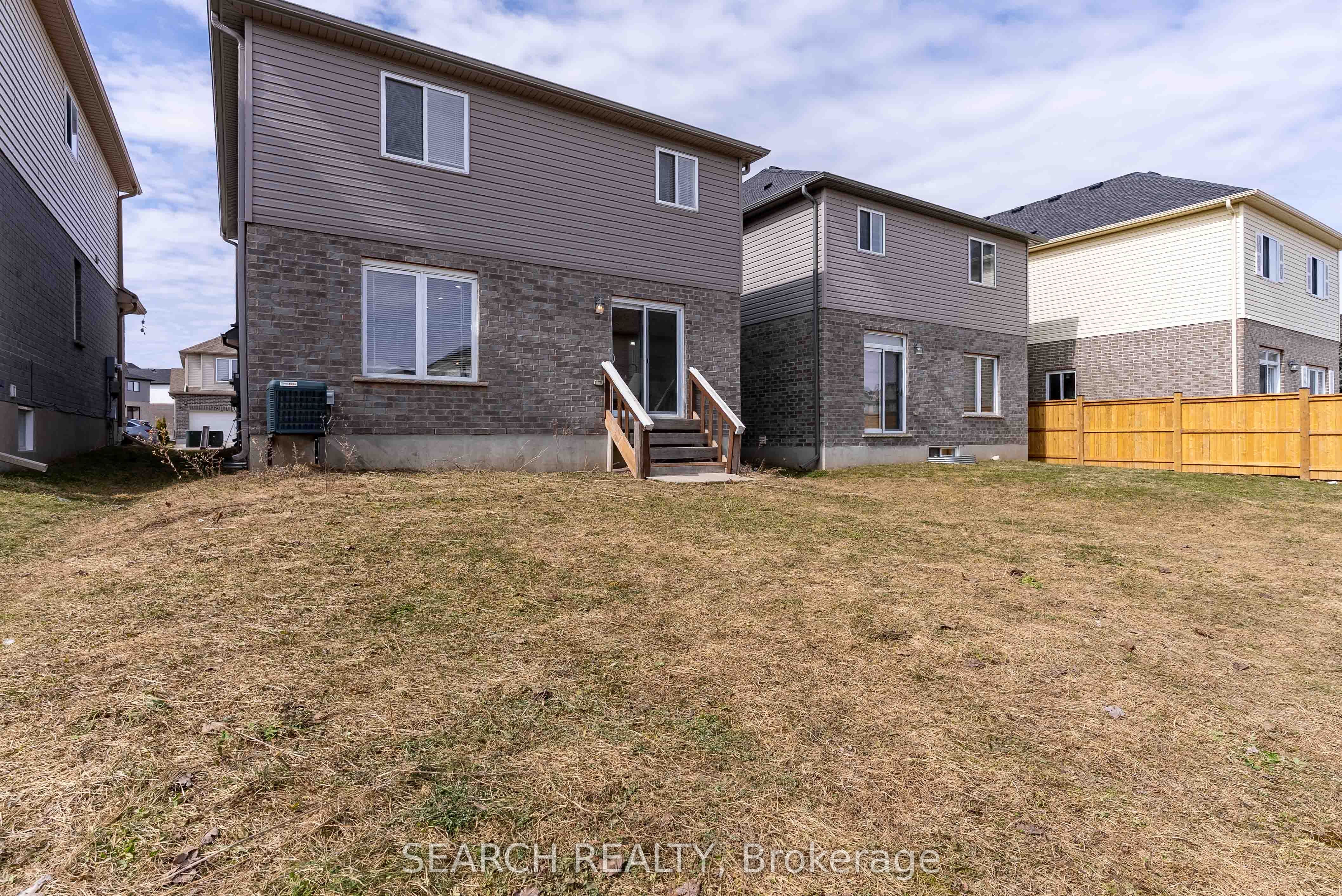 3250 Turner Crescent Property Photo 28