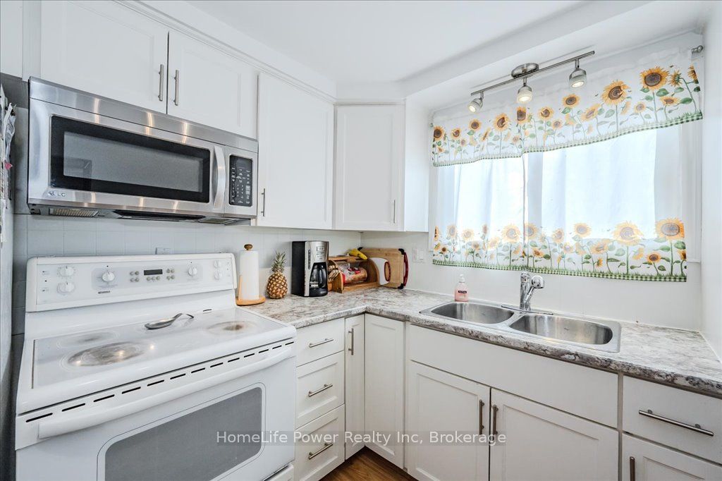 14 Upton Crescent Property Photo 11
