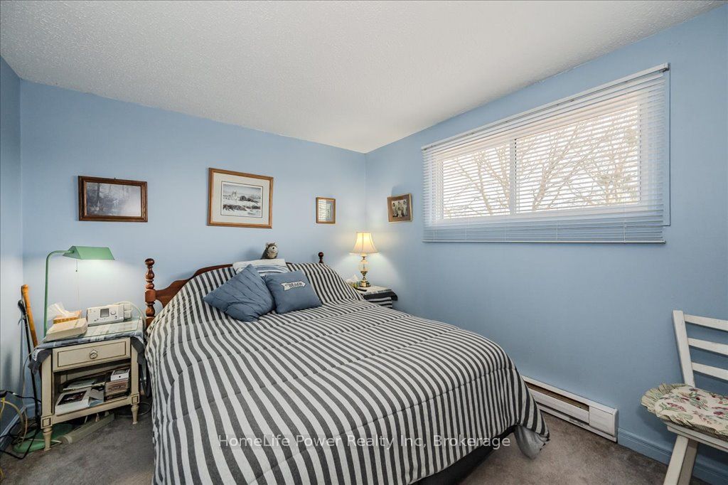 14 Upton Crescent Property Photo 15