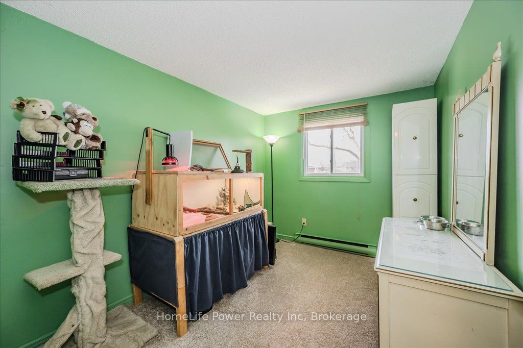 14 Upton Crescent Property Photo 19
