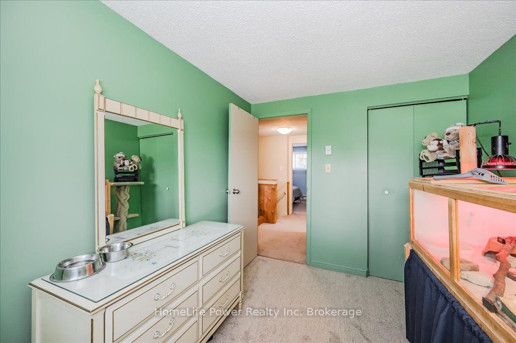 14 Upton Crescent Property Photo 20