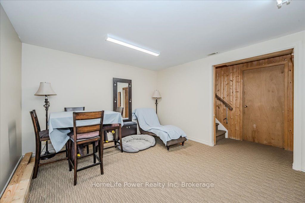 14 Upton Crescent Property Photo 24