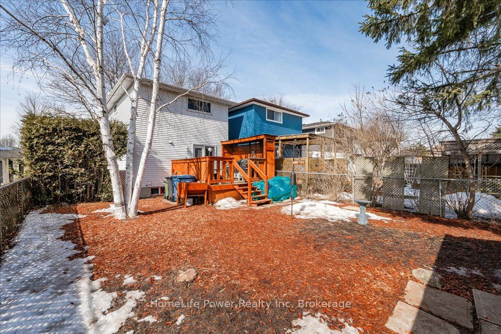14 Upton Crescent Property Photo 29