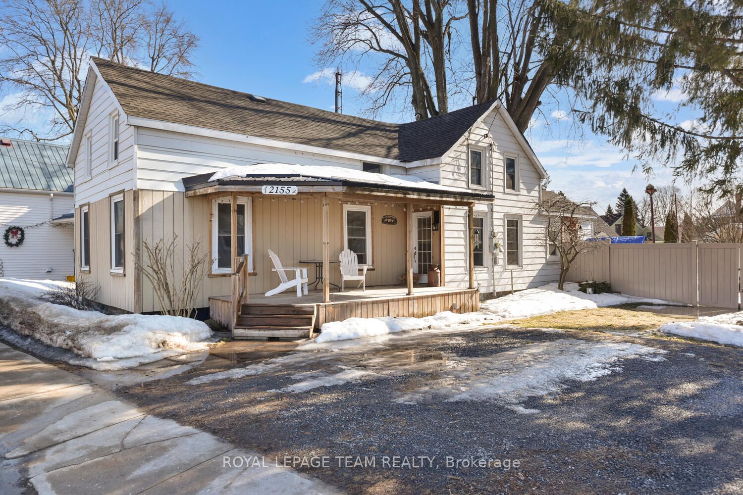2155 Dundas Street Property Photo