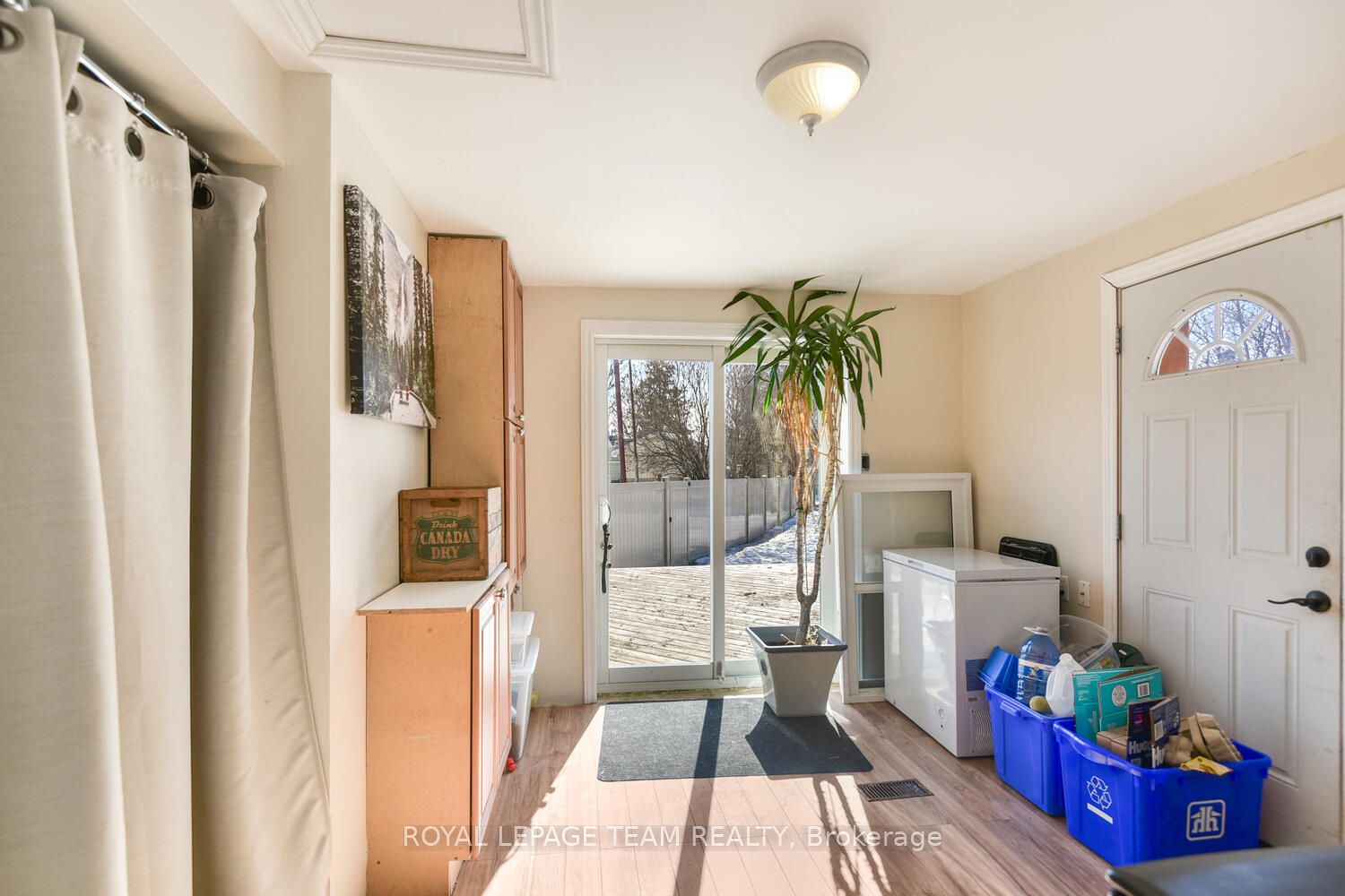 2155 Dundas Street Property Photo 9