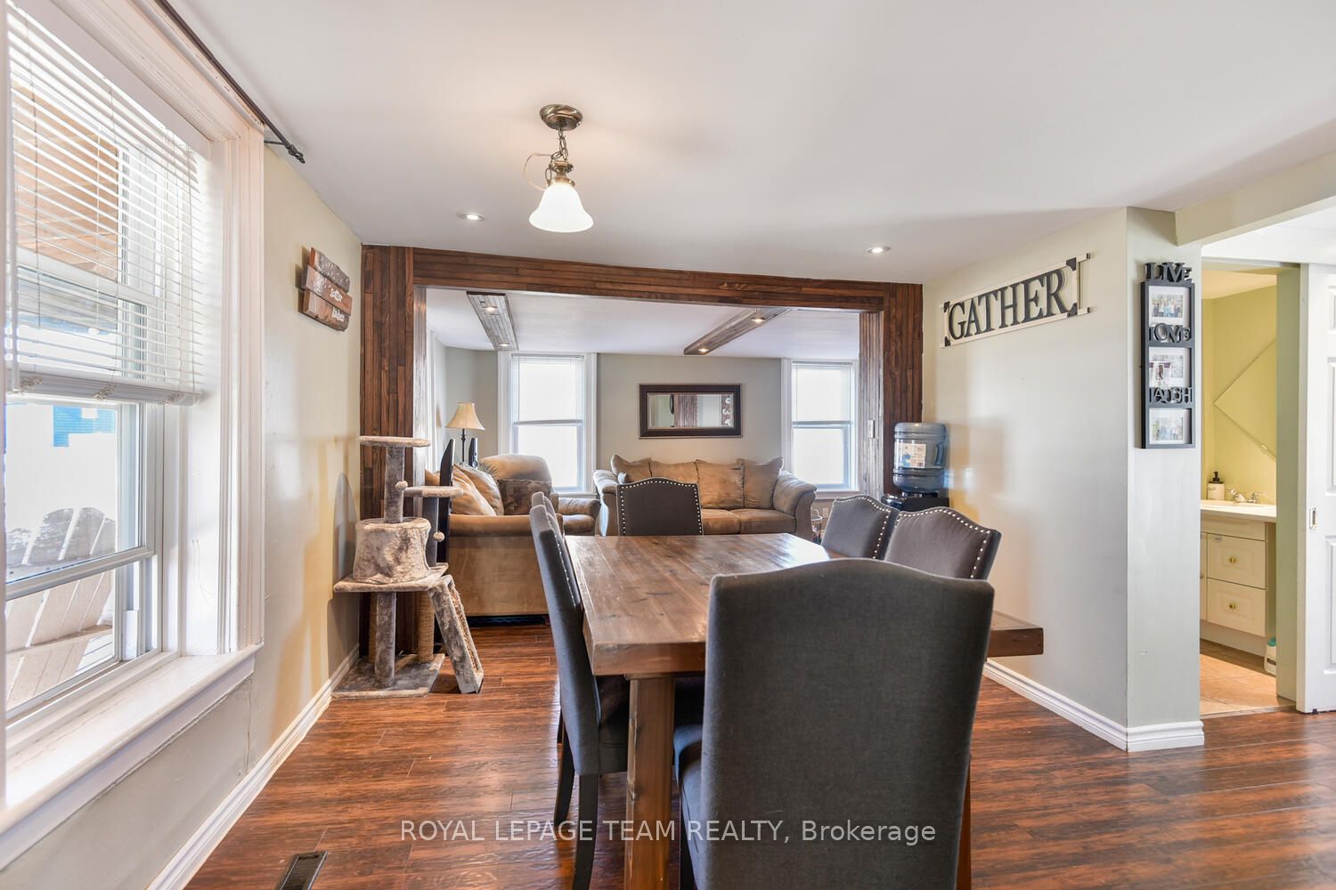 2155 Dundas Street Property Photo 10