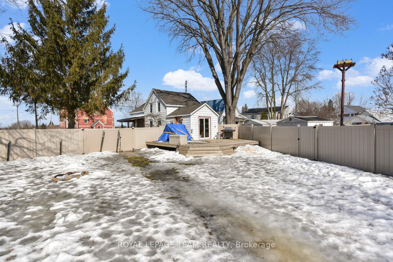 2155 Dundas Street Property Photo 26