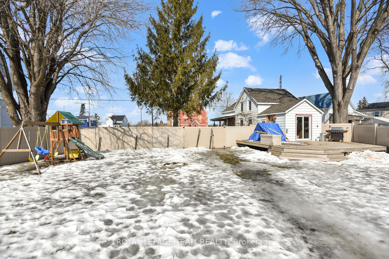 2155 Dundas Street Property Photo 27