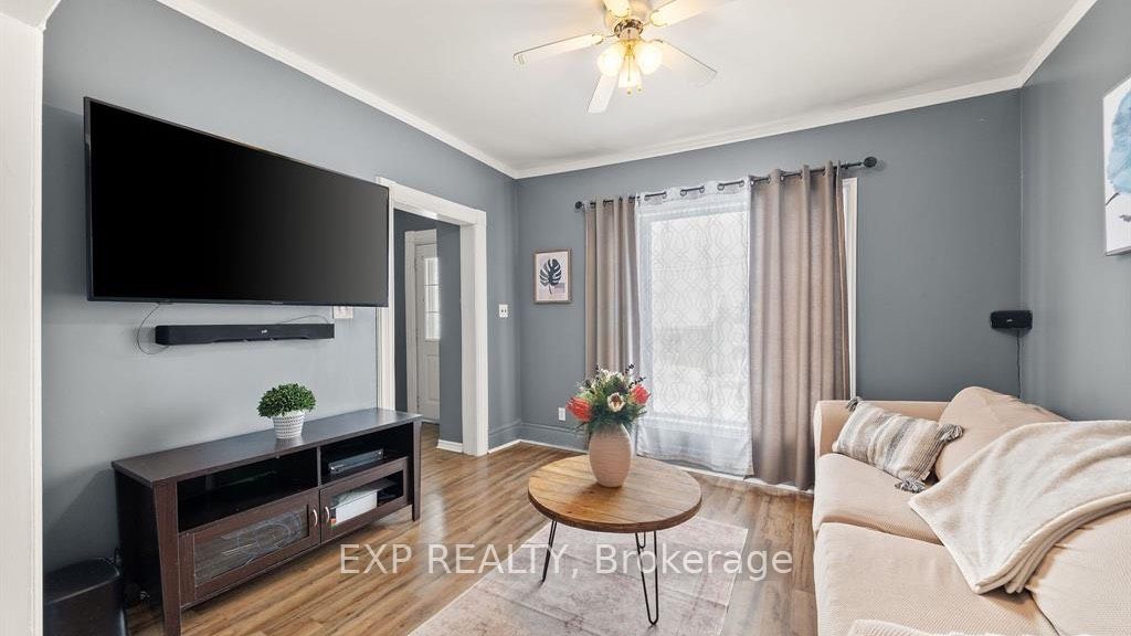 #main - 42 Baldwin Street Property Photo 9