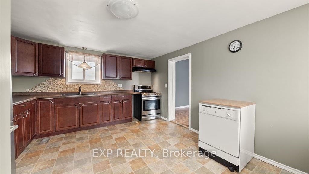 #main - 42 Baldwin Street Property Photo 11