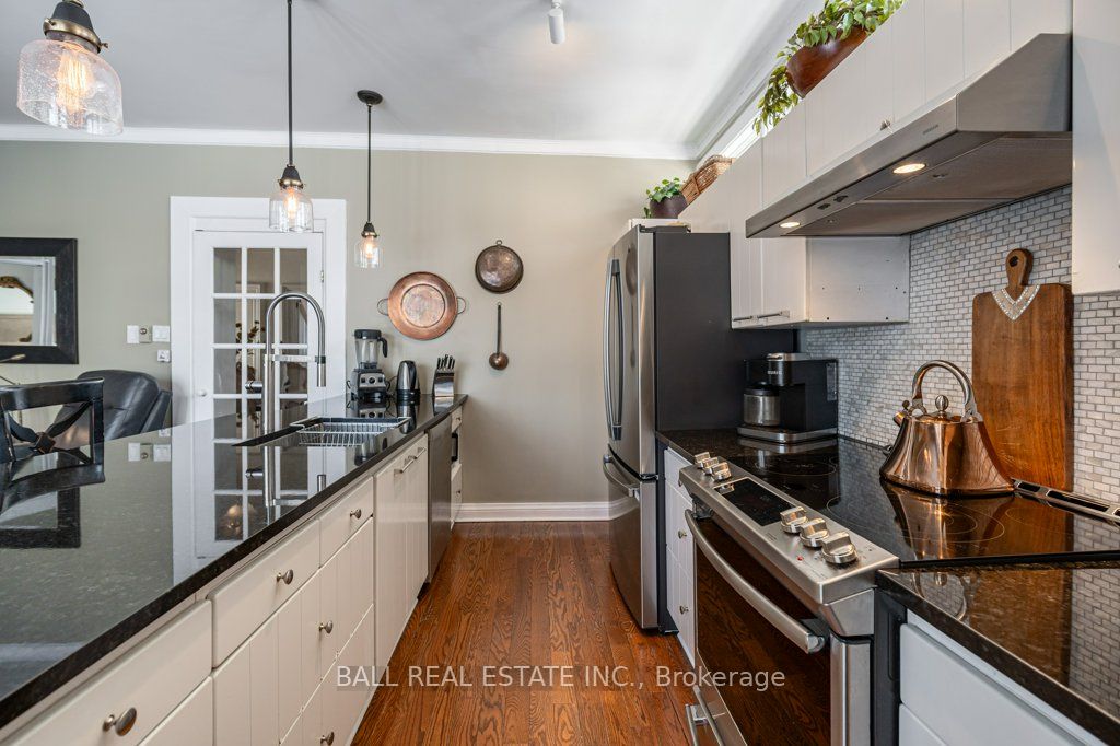 170 Queen Street Property Photo 14