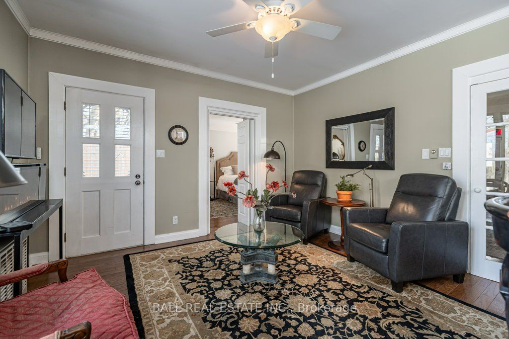 170 Queen Street Property Photo 16