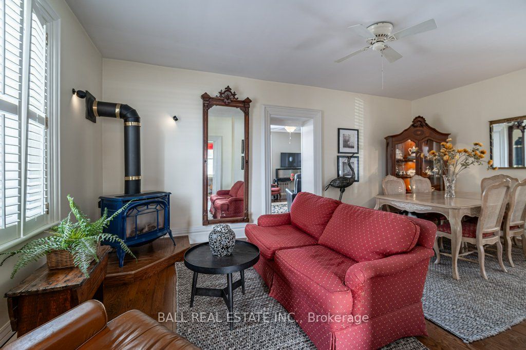 170 Queen Street Property Photo 20