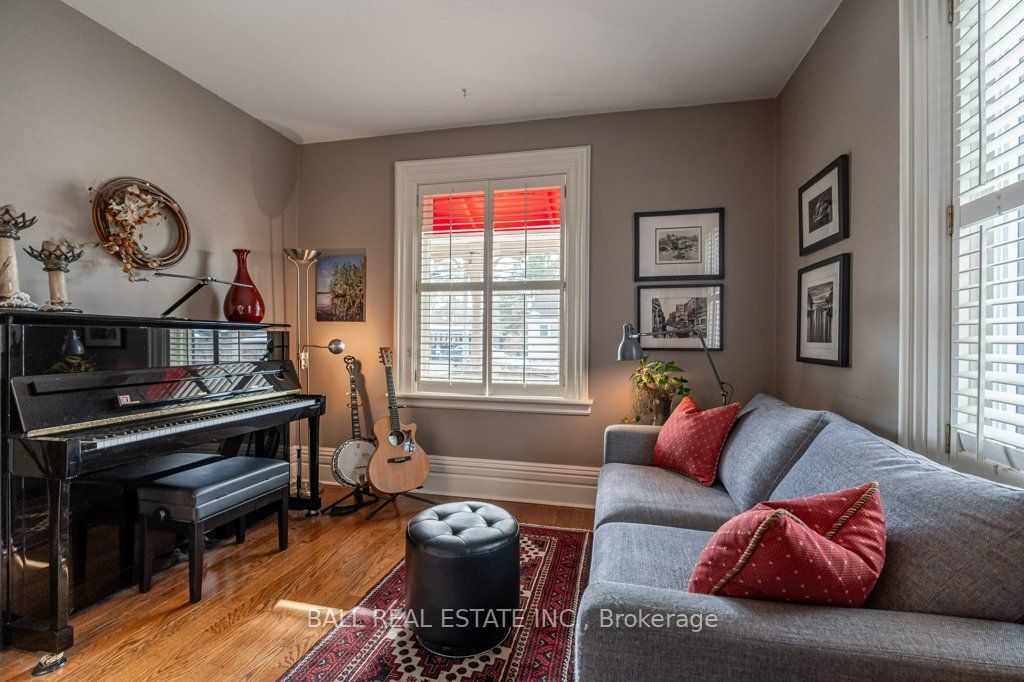 170 Queen Street Property Photo 22