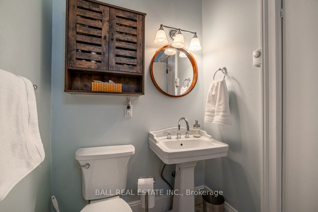 170 Queen Street Property Photo 28