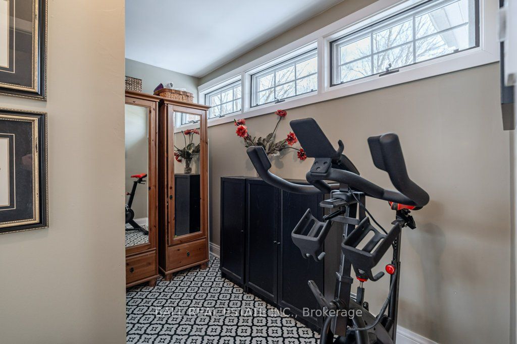 170 Queen Street Property Photo 34
